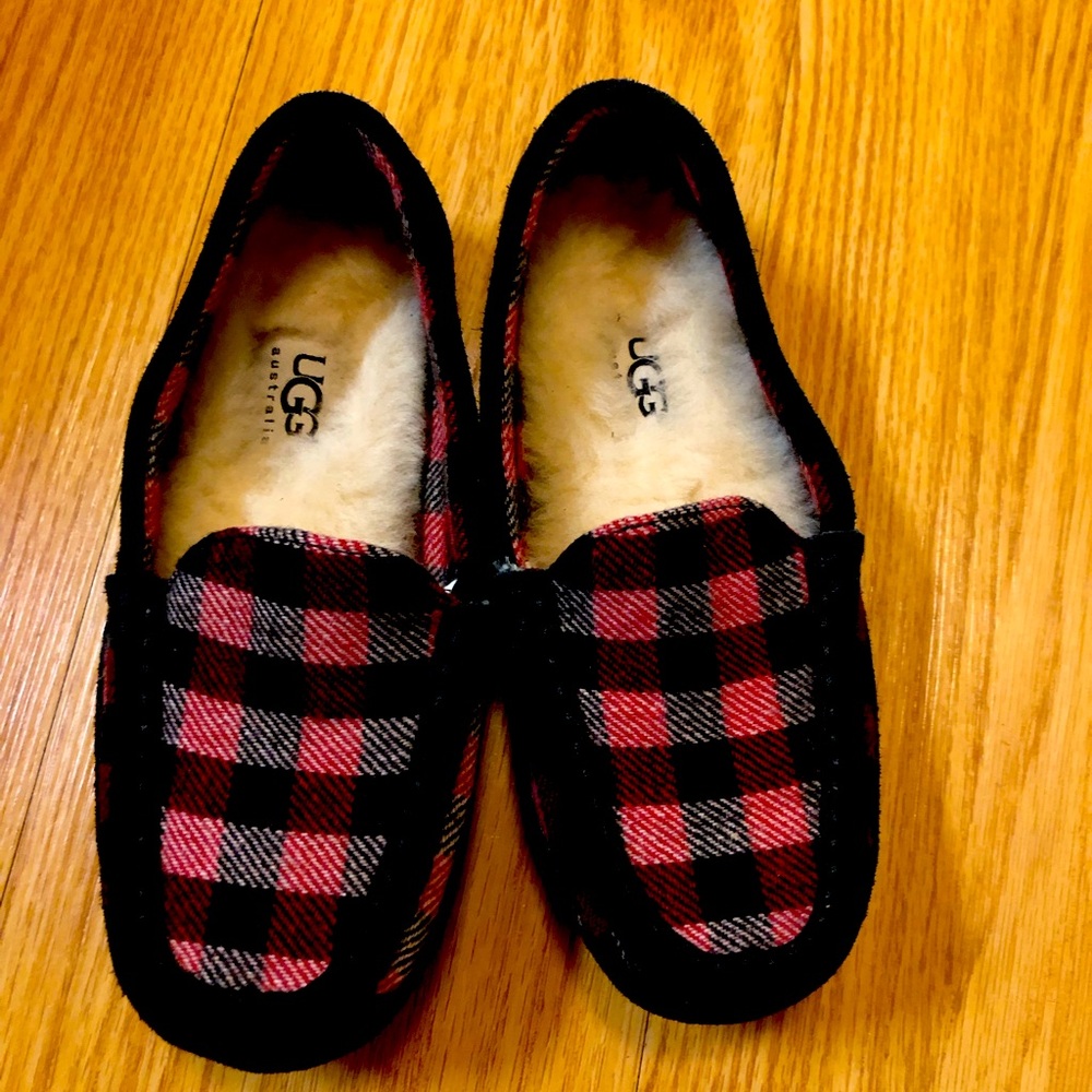 NEW Australian Uggs Boys Slippers Red and Black Plaid